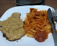 Bife acebolado com molho de maionese