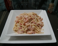 Espaguete com camarão ao molho branco