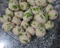 Bolinho de arroz com sardinha delicioso