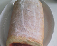 Rocambole de coco e brigadeiro branco