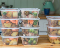 Por que acumula água na marmita? Descubra a resposta e pare já de cometer esse erro!