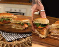 Com direito a dica de chef para o frango ficar muito macio: receita de sanduíche digno de restaurante