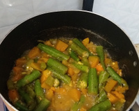 Frango com quiabo e abóbora