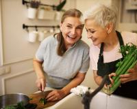 Se você tem mais de 60 anos, tome cuidado com o que come no jantar: nutri mostra o que evitar durante a refeição