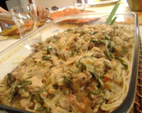 Macarrão integral com molho de carne com espinafre