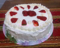 Bolo de morango com chantilly