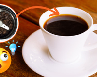 Truque GENIAL para moer café na hora e beber fresquinho em casa: você só precisa de papel filme e de um mixer