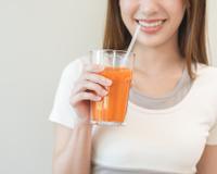 Temperatura caiu e levou a imunidade junto? Esse suco de cenoura com inhame é tudo que você precisa para fortalecer o corpo nesse outono