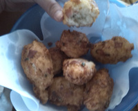 Bolinho de arroz com queijo e presunto