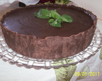 Chocotorta de maracujá com calda de chocolate