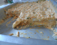 Torta de pão de forma cremosa com atum