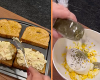 Um jeito diferente de comer ovo para bater as proteínas do dia é fazendo esse patê com...