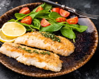 Salmoura líquida: o segredo dos grandes chefs para deixar o peixe grelhado mais saboroso