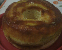Bolo de banana caramelizada