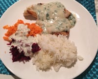 Peito de frango com molho de espinafre