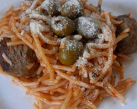 Macarrão com almôndegas