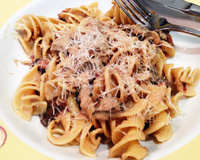 Espaguete ao molho funghi