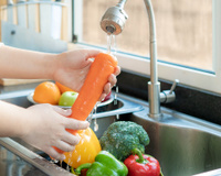 A maioria faz errado: veja como lavar cenoura da forma certa