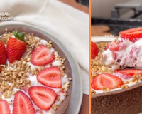 Minha mãe adorou essa torta de morango saudável com casquinha de chocolate que fiz no aniversário dela para cantar parabéns sem sair da dieta