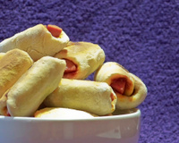 Enroladinho de pizza com salsicha