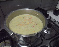 Caldo de queijo e batata