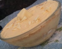 Pavê de mousse de maracujá e brigadeiro branco