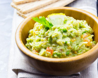 8 receitas doces e salgadas com abacate: confira