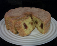 Bolo de fubá com goiabada