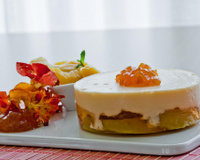 Sobremesa deliciosa de pêssego