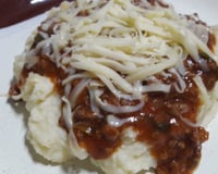 Purê de batatas com molho