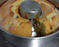 Bolo de goiabada com leite condensado