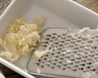 Faça esse truque INIMAGINÁVEL com um item que você já tem em casa e mude o jeito de usar seu ralador