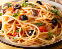 Espaguete à putanesca: confira a receita