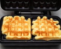 Aprendi a fazer esse waffle de batata com a minha tia que detesta ovo e não come farinha: virou meu lanche preferido