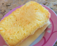 Substitua o pão francês por esse pão de tapioca com 4 ingredientes que fica pronto em 3 minutos!