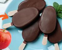 Picolé de chocolate com maçã usando apenas os 2 ingredientes: receita simples fica inacreditavelmente gostosa!