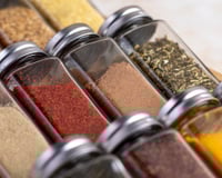 Quanto tempo duram os temperos? O que a data de validade realmente significa!