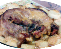 Pernil ao molho de maionese com batatas