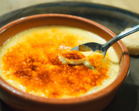 Creme Brulée igual ao do restaurante: sobremesa de rico é fácil de fazer em casa e impressione os seus convidados