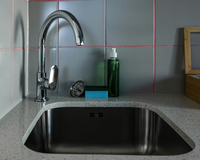 Os azulejos do banheiro e da cozinha vão ficar brilhando como nunca antes com essas 4 dicas do TudoGostoso