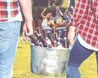 Como gelar a cerveja em menos de 15 minutos: 2 truques simples vão te ajudar a resfriar a bebida bem rapidinho