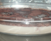 Doce gelado de coco com chocolate