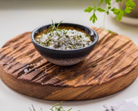 Misturei alecrim e sal grosso e essa combinação simples mudou completamente a minha casa