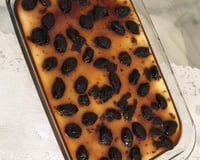 Manjar branco com calda de ameixas