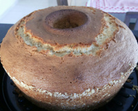 Bolo de iogurte com granola