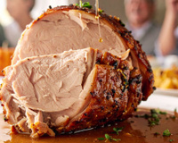 O quilo do tender não cabe no orçamento? Substitua por um desses cortes suínos incríveis para impressionar na ceia de Natal