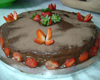 Bolo trufado de morango