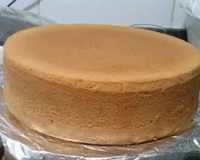 Pão-de-ló fofo e alto