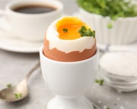 Cozedor elétrico por menos de R$ 40 é ideal para deixar a dieta em dia ou agilizar o café da manhã
