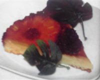 Bolo de abacaxi em calda